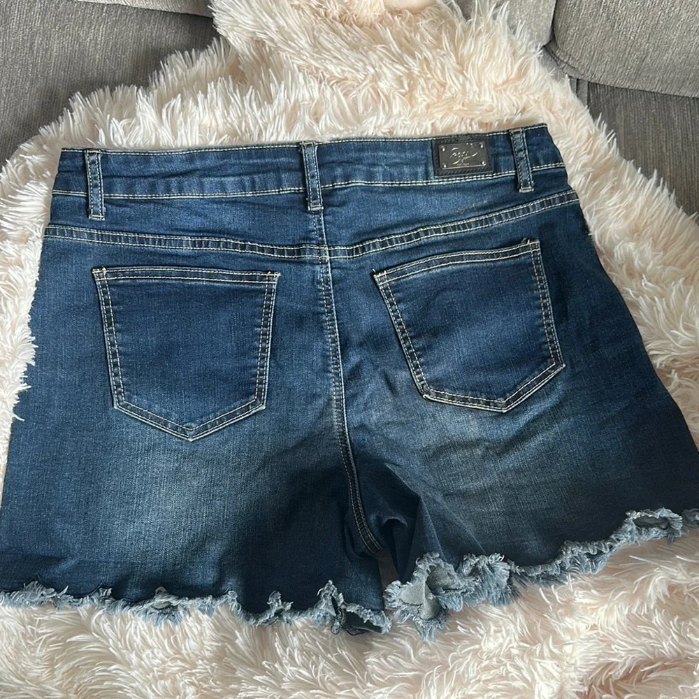 Earl Jeans Classic Blue Jean Shorts - Picture 4 of 6